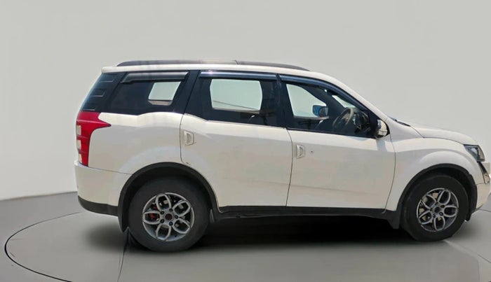 2015 Mahindra XUV500 W6, Diesel, Manual, 1,30,756 km, exterior