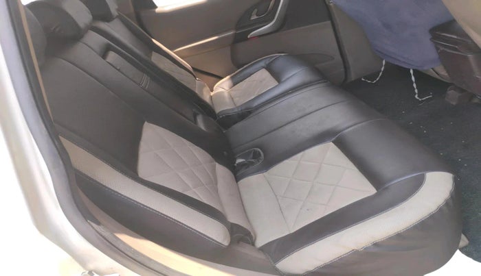 2015 Mahindra XUV500 W6, Diesel, Manual, 1,30,756 km, interior