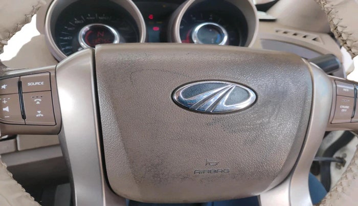 2015 Mahindra XUV500 W6, Diesel, Manual, 1,30,756 km, interior