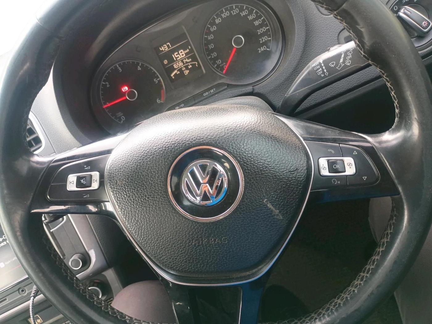 2018 Volkswagen Polo HIGHLINE PLUS 1.5 16 ALLOY, Diesel, Manual, 1,65,616 km, interior