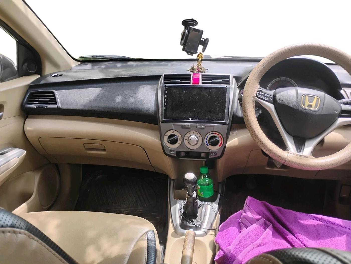 2011 Honda City 1.5L I-VTEC V MT, Petrol, Manual, 1,53,522 km, interior