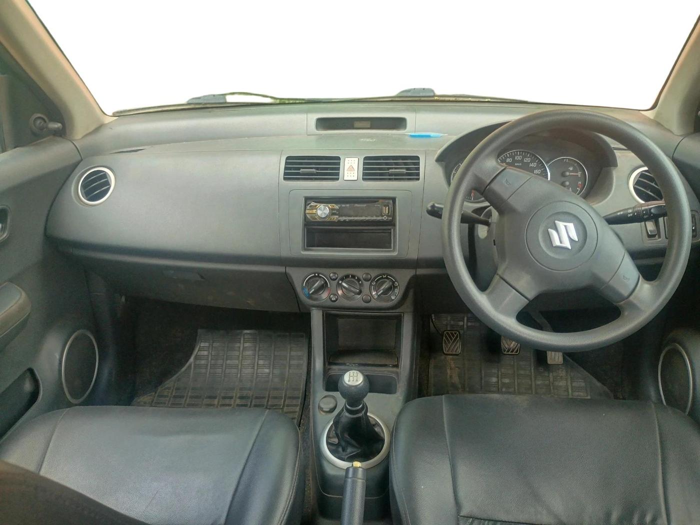 2011 Maruti Swift VXI, Petrol, Manual, 1,03,116 km, interior