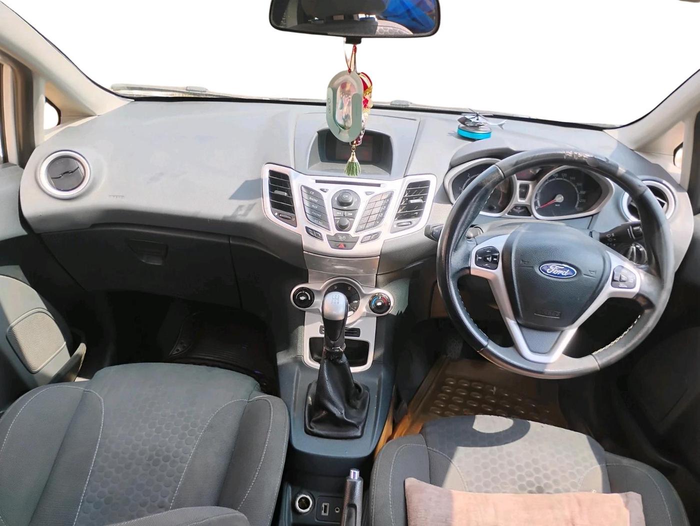 2012 Ford Fiesta TITANIUM+ DIESEL, Diesel, Manual, 1,45,734 km, interior