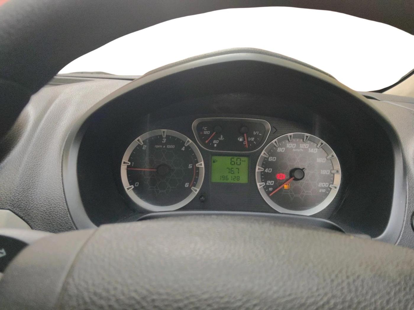 2013 Ford Fiesta TITANIUM DIESEL, Diesel, Manual, 1,96,128 km, interior