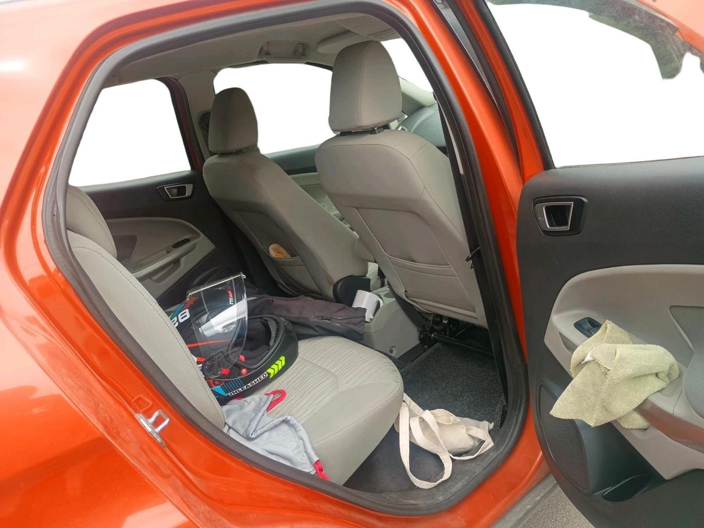 2015 Ford Ecosport TITANIUM 1.5L DIESEL, Diesel, Manual, 1,35,775 km, interior