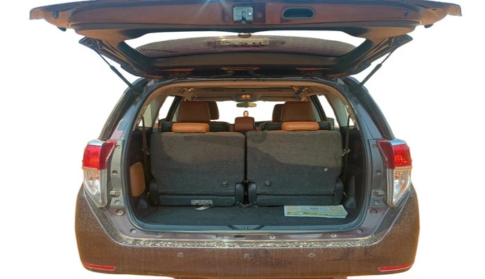 2017 Toyota Innova Crysta 2.4 VX 7 STR, Diesel, Manual, 1,42,799 km, exterior