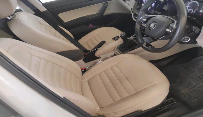 2023 Skoda SLAVIA AMBITION 1.0L TSI MT, Petrol, Manual, 40,193 km, interior