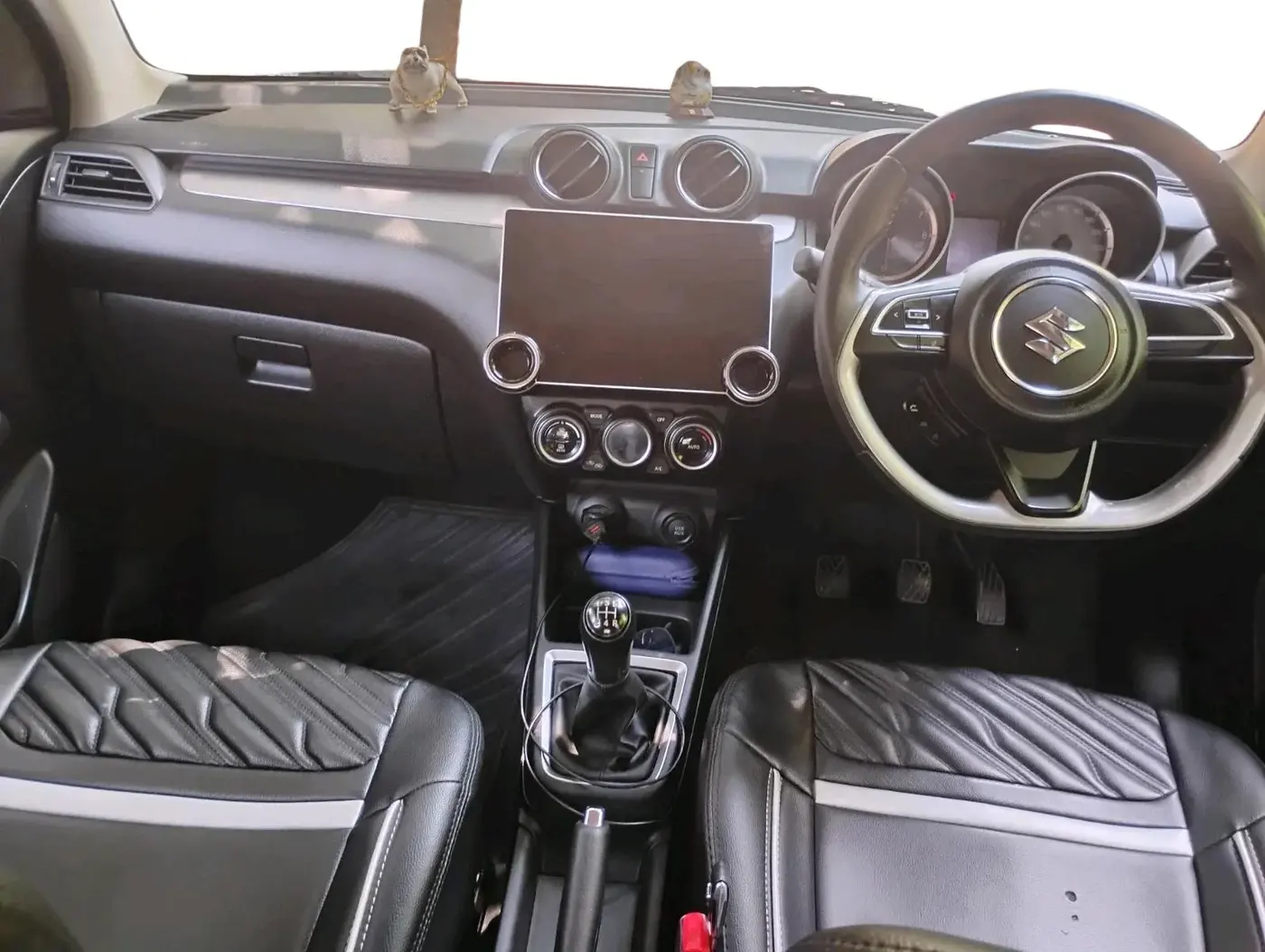 2022 Maruti Swift ZXI, Petrol, Manual, 54,996 km, interior