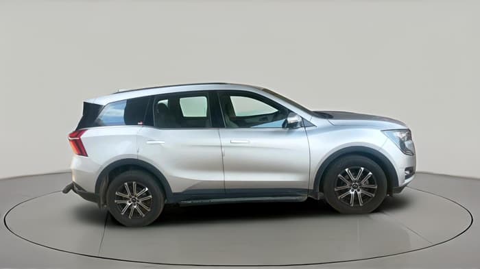 2024 Mahindra XUV700 AX 7 LUXURY P AT 7 STR, Petrol, Automatic, 17,729 km, exterior