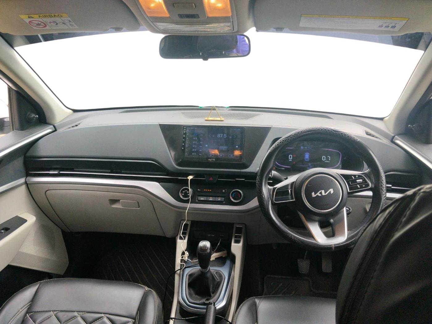 2023 KIA CARENS PREMIUM 1.5 DIESEL IMT 7 STR, Diesel, Manual, 55,461 km, interior