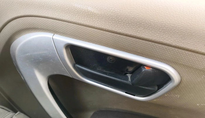 2016 Mahindra TUV300 T8, Diesel, Manual, 95,174 km, interior