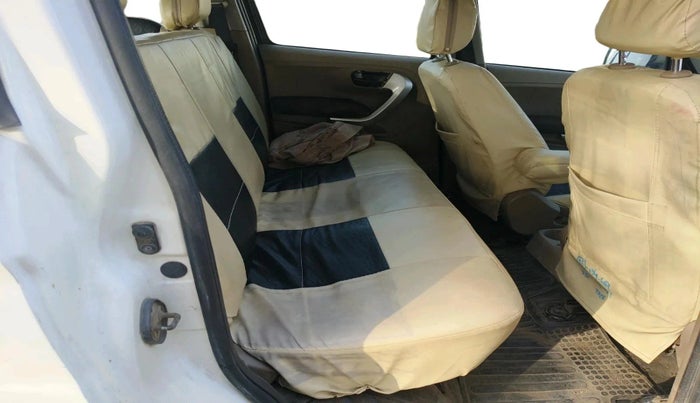 2016 Mahindra TUV300 T8, Diesel, Manual, 95,174 km, interior