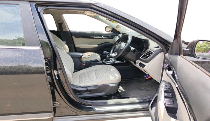 2023 KIA SELTOS HTX PETROL 1.5, Petrol, Manual, 29,393 km, interior
