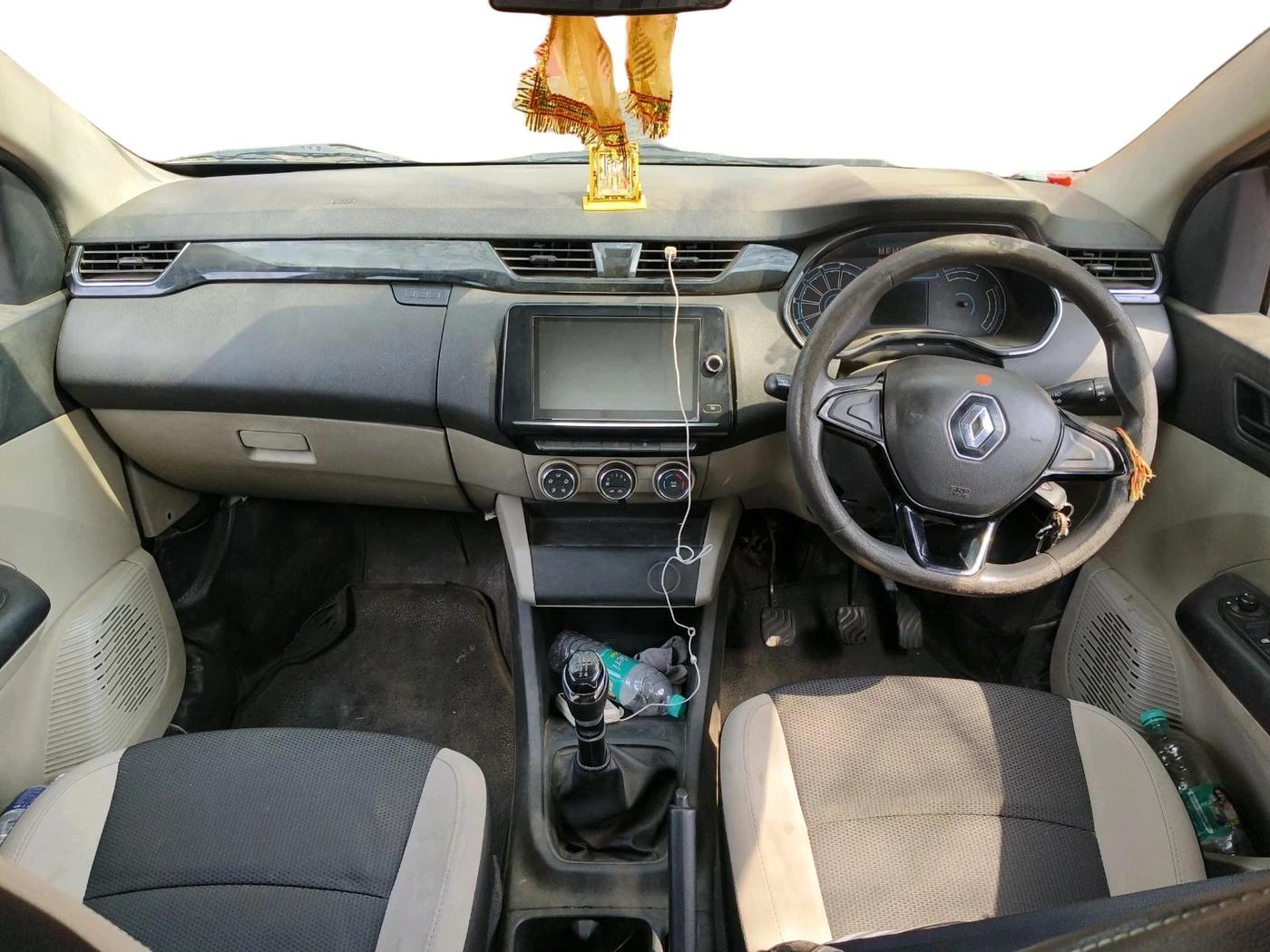 2020 Renault TRIBER RXT, Petrol, Manual, 1,06,706 km, interior