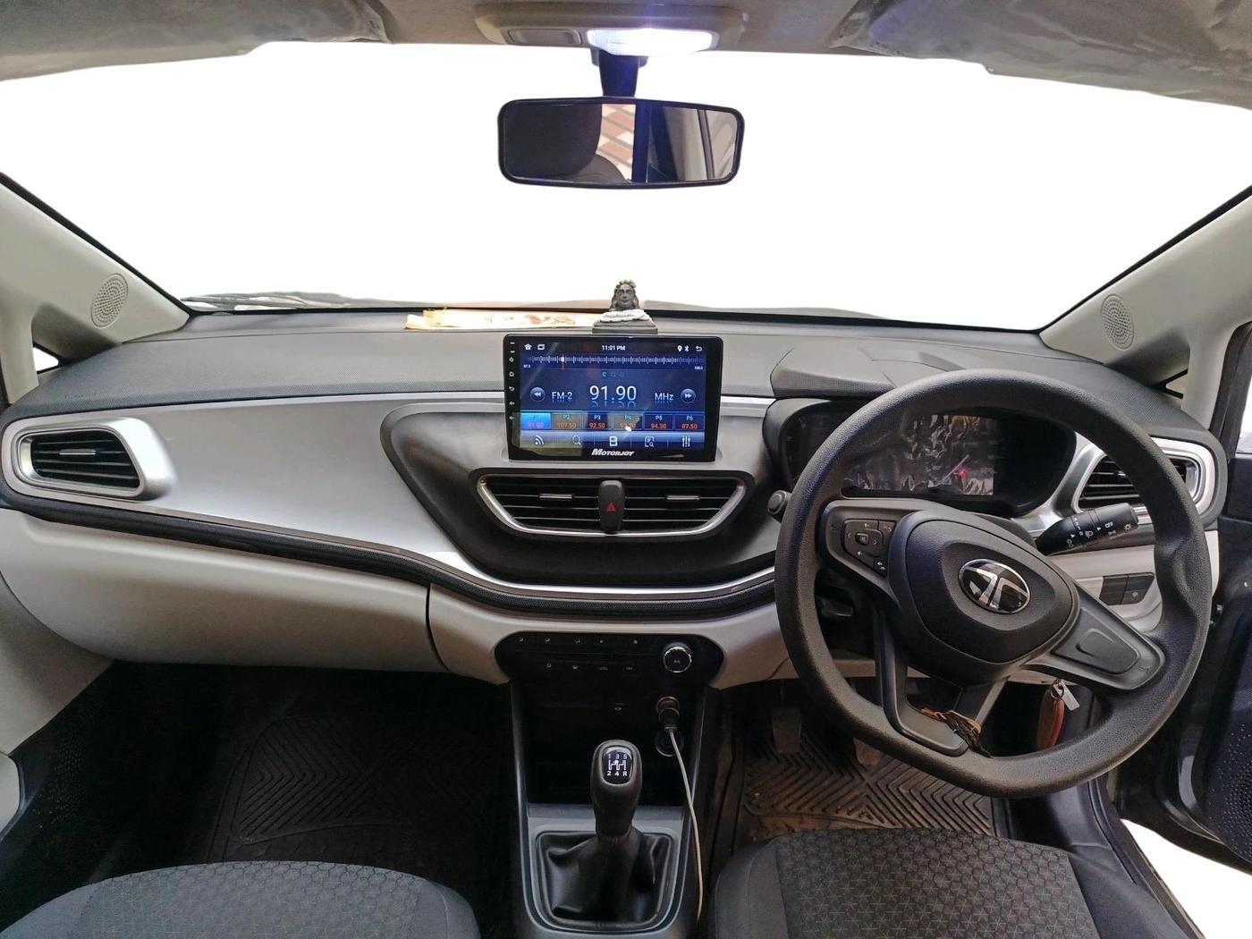 2024 Tata ALTROZ XM PETROL, Petrol, Manual, 9,726 km, interior