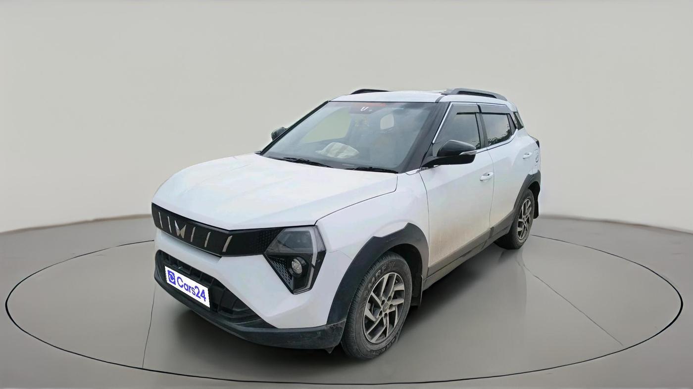 2025 Mahindra XUV 3XO AX5 1.5 Turbo Diesel, Diesel, Manual, 22,653 km, exterior