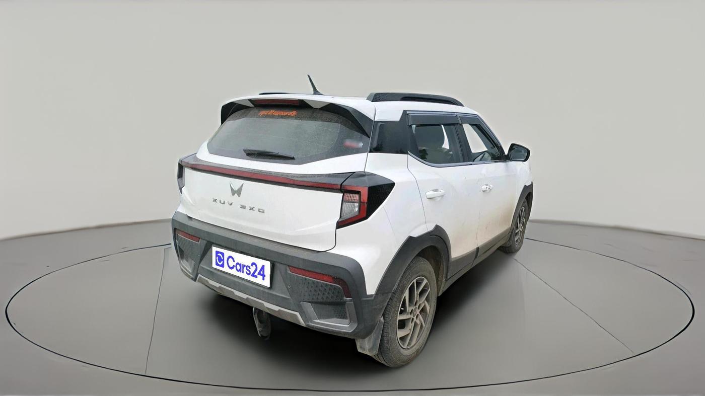 2025 Mahindra XUV 3XO AX5 1.5 Turbo Diesel, Diesel, Manual, 22,653 km, exterior