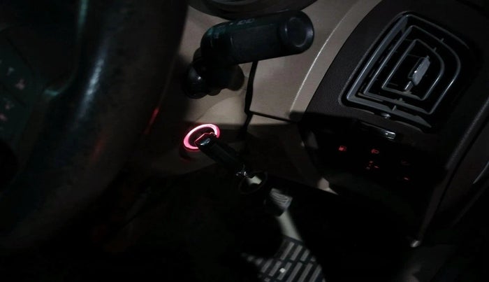 2013 Mahindra XUV500 W8, Diesel, Manual, 1,08,286 km, interior