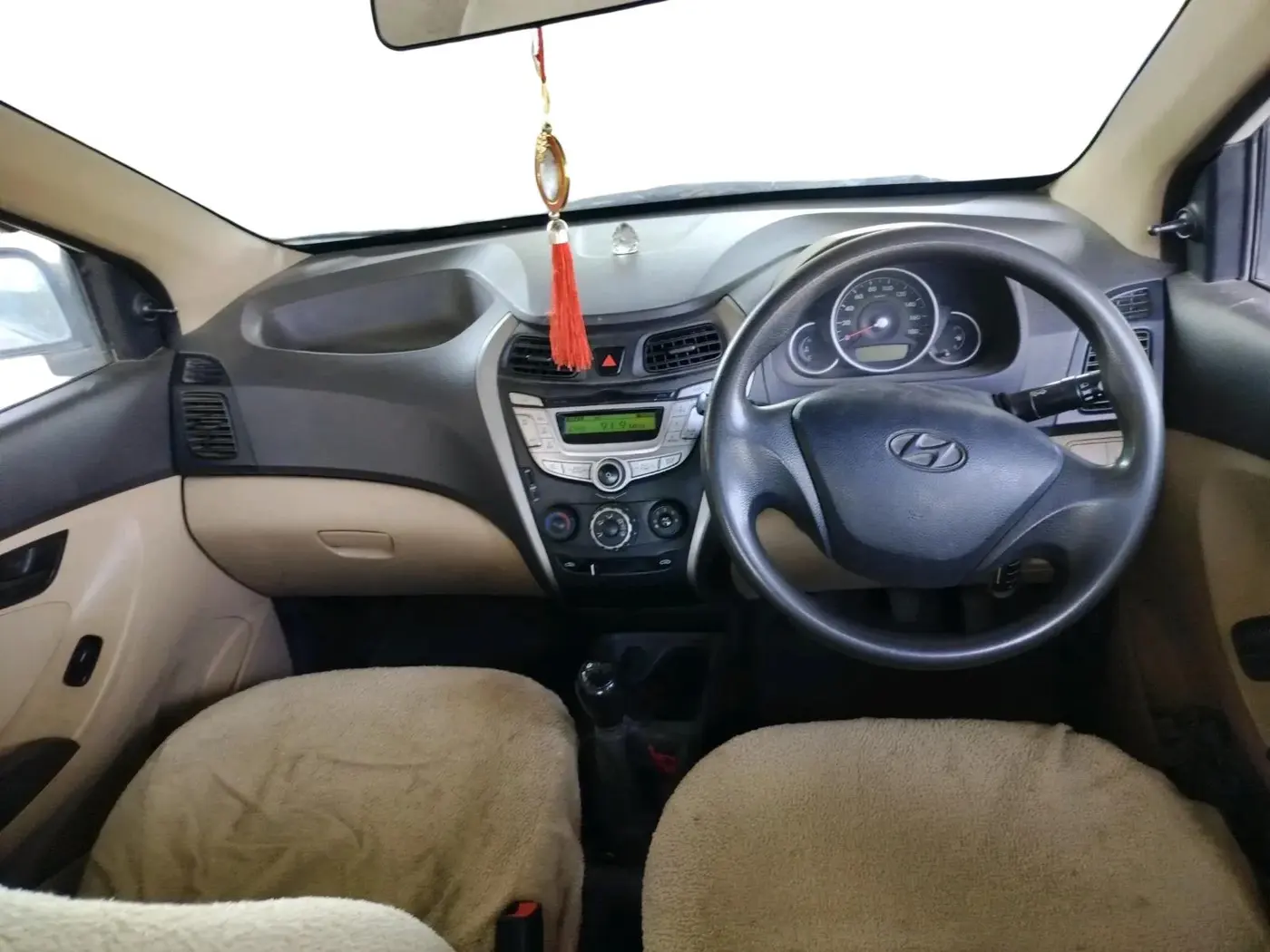 2014 Hyundai Eon MAGNA +, Petrol, Manual, 1,70,599 km, interior