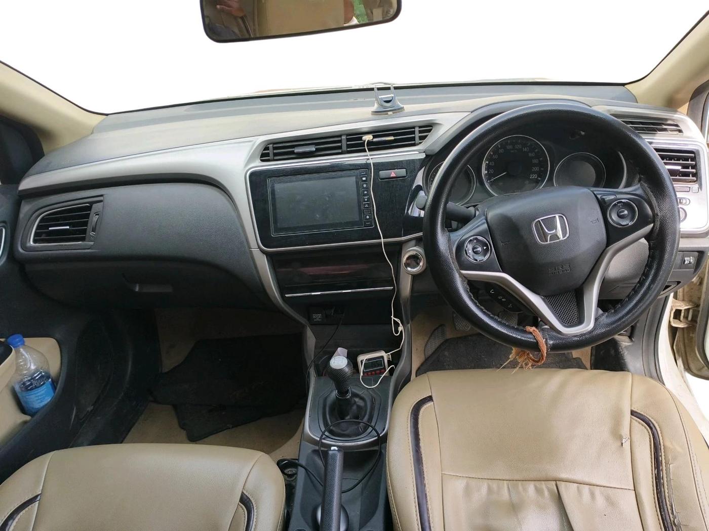2021 Honda City 1.5L I-VTEC V MT 5TH GEN, Petrol, Manual, 1,10,754 km, interior