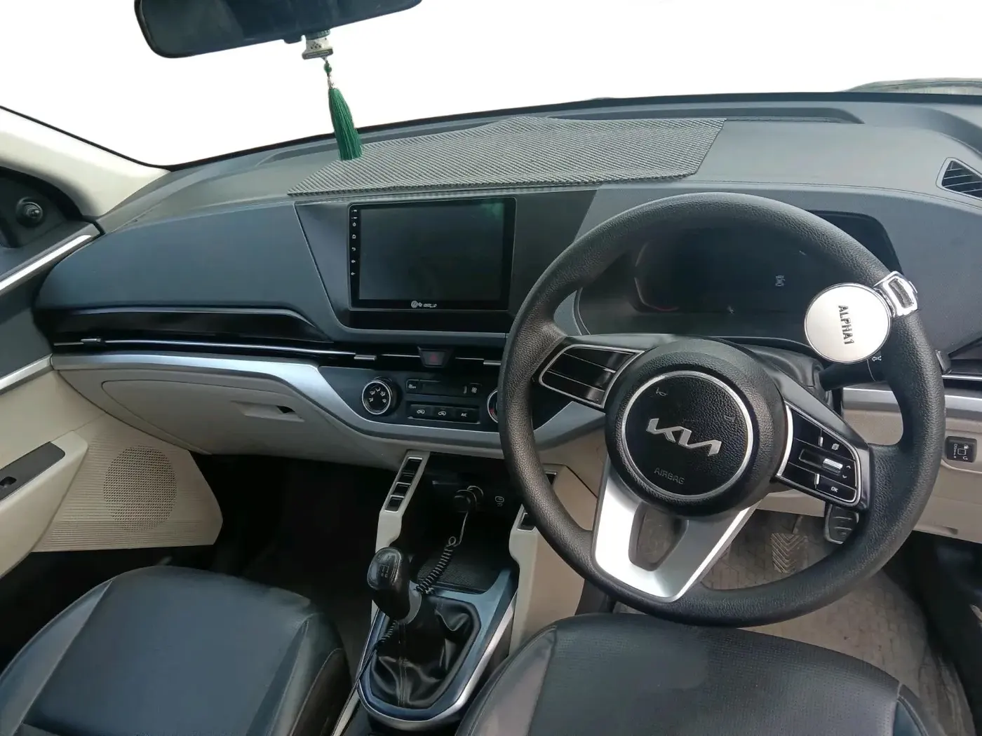 2022 KIA CARENS PRESTIGE 1.5 PETROL 7 STR, Petrol, Manual, 48,415 km, interior