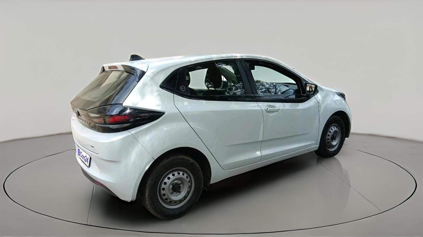 2023 Tata ALTROZ XE CNG, CNG, Manual, 64,419 km, exterior