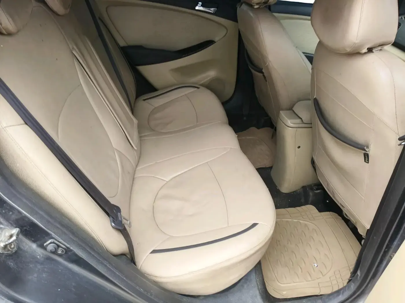 2013 Hyundai Verna FLUIDIC 1.6 CRDI SX, Diesel, Manual, 1,23,195 km, interior