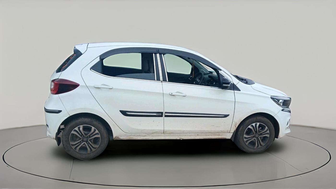 2024 Tata Tiago XT (O) PETROL, Petrol, Manual, 38,417 km, exterior