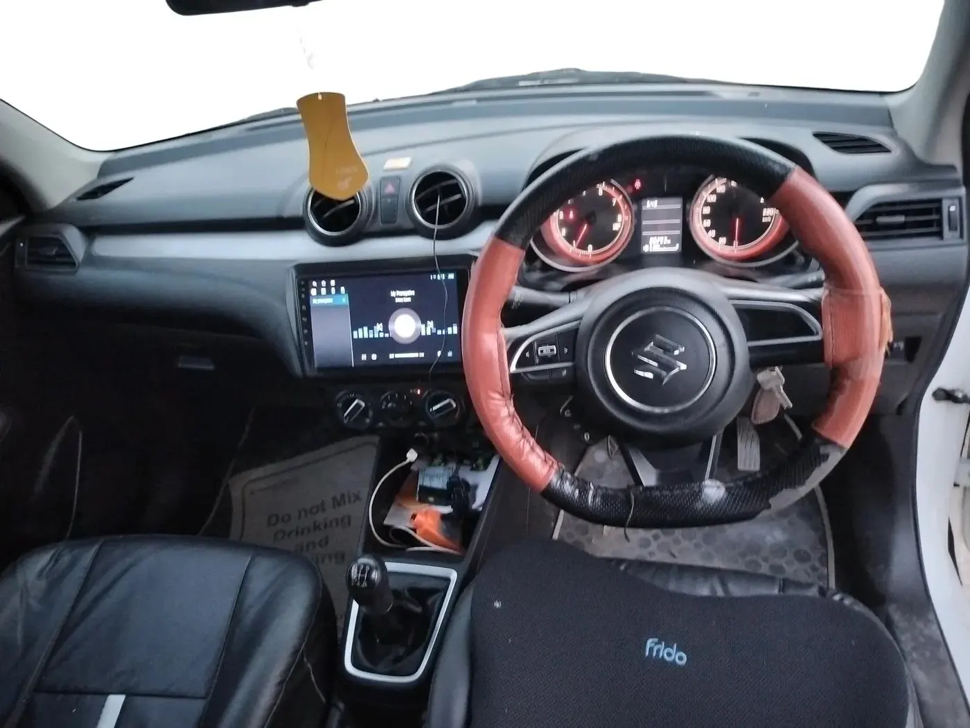 2018 Maruti Swift VXI, CNG, Manual, 88,293 km, interior