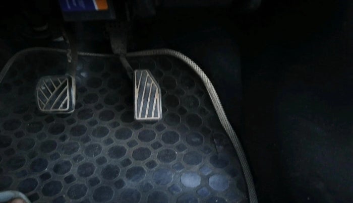 2018 Maruti Swift VXI, CNG, Manual, 88,293 km, interior