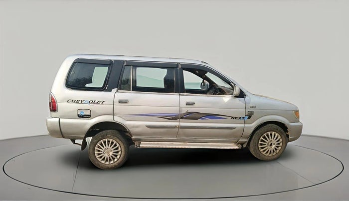 2015 Chevrolet Tavera NEO LS B3 10 STR BS III, Diesel, Manual, 1,33,012 km, exterior