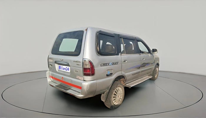 2015 Chevrolet Tavera NEO LS B3 10 STR BS III, Diesel, Manual, 1,33,012 km, exterior