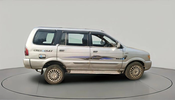 2015 Chevrolet Tavera NEO LS B3 10 STR BS III, Diesel, Manual, 1,33,012 km, exterior