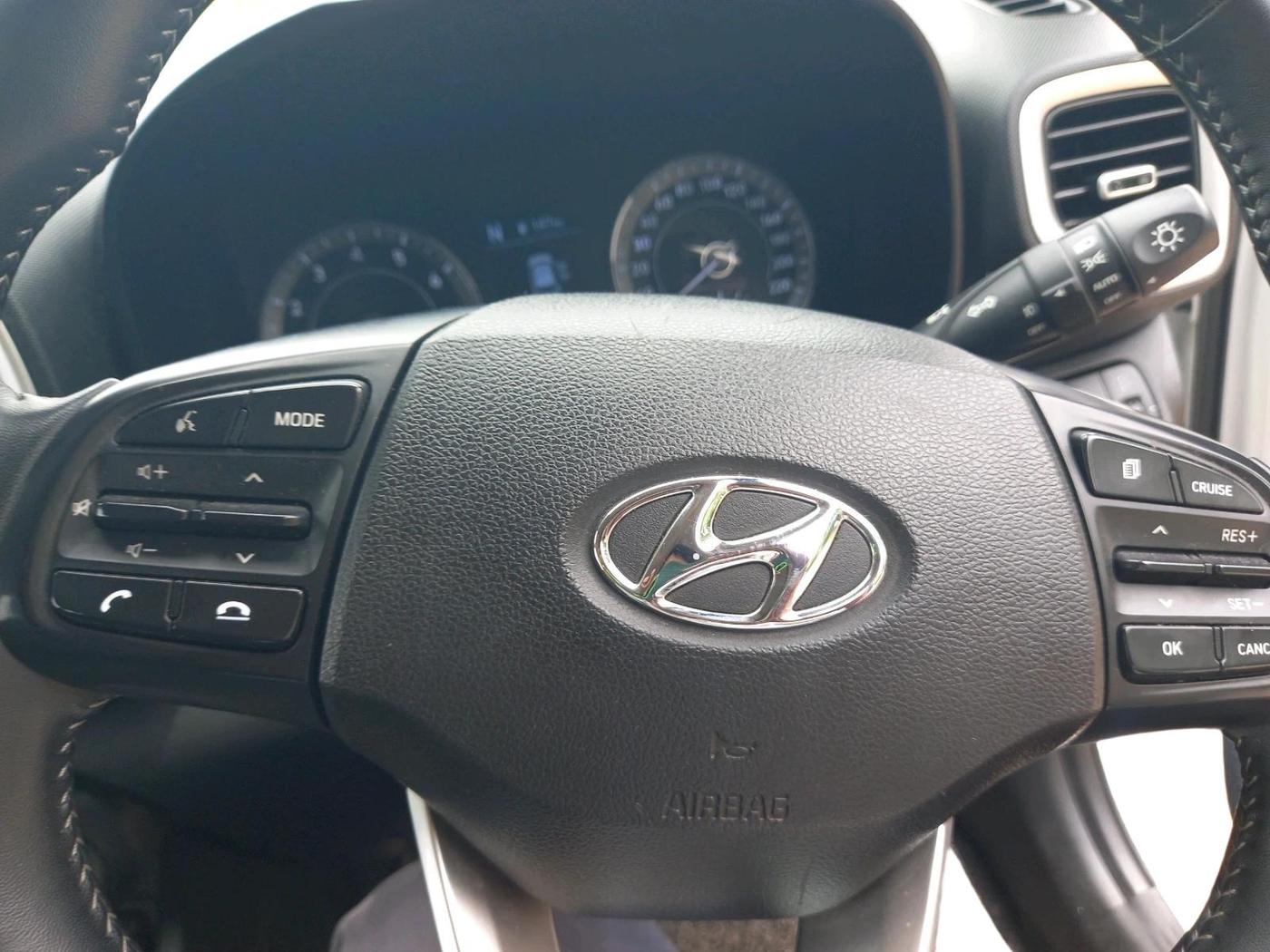 2021 Hyundai VENUE SX 1.0 TURBO IMT, Petrol, Manual, 1,01,188 km, interior