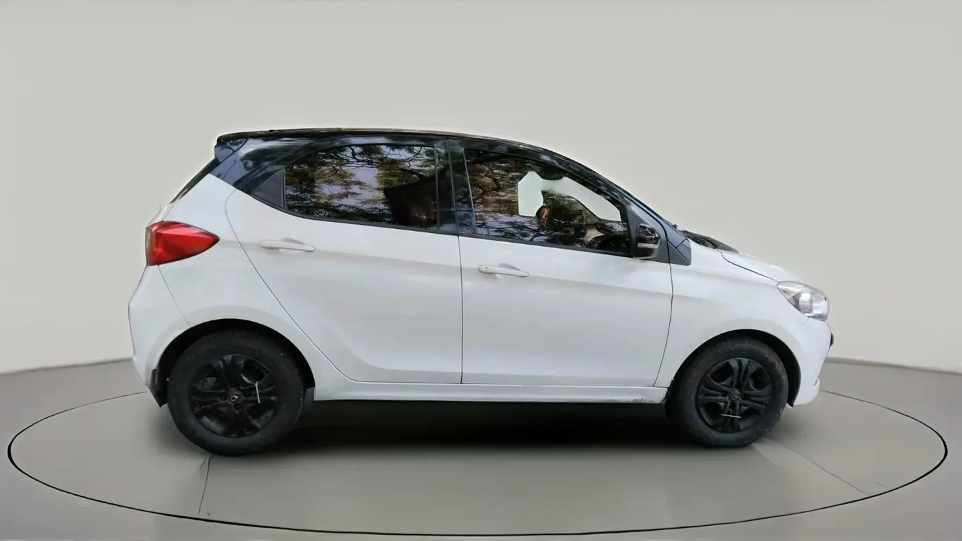 2018 Tata Tiago XZ DIESEL, Diesel, Manual, 1,62,382 km, exterior