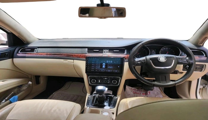 2012 Skoda Superb ELEGANCE 2.0 TDI CR AT, Diesel, Automatic, 1,39,701 km, interior