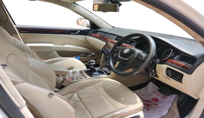 2012 Skoda Superb ELEGANCE 2.0 TDI CR AT, Diesel, Automatic, 1,39,701 km, interior