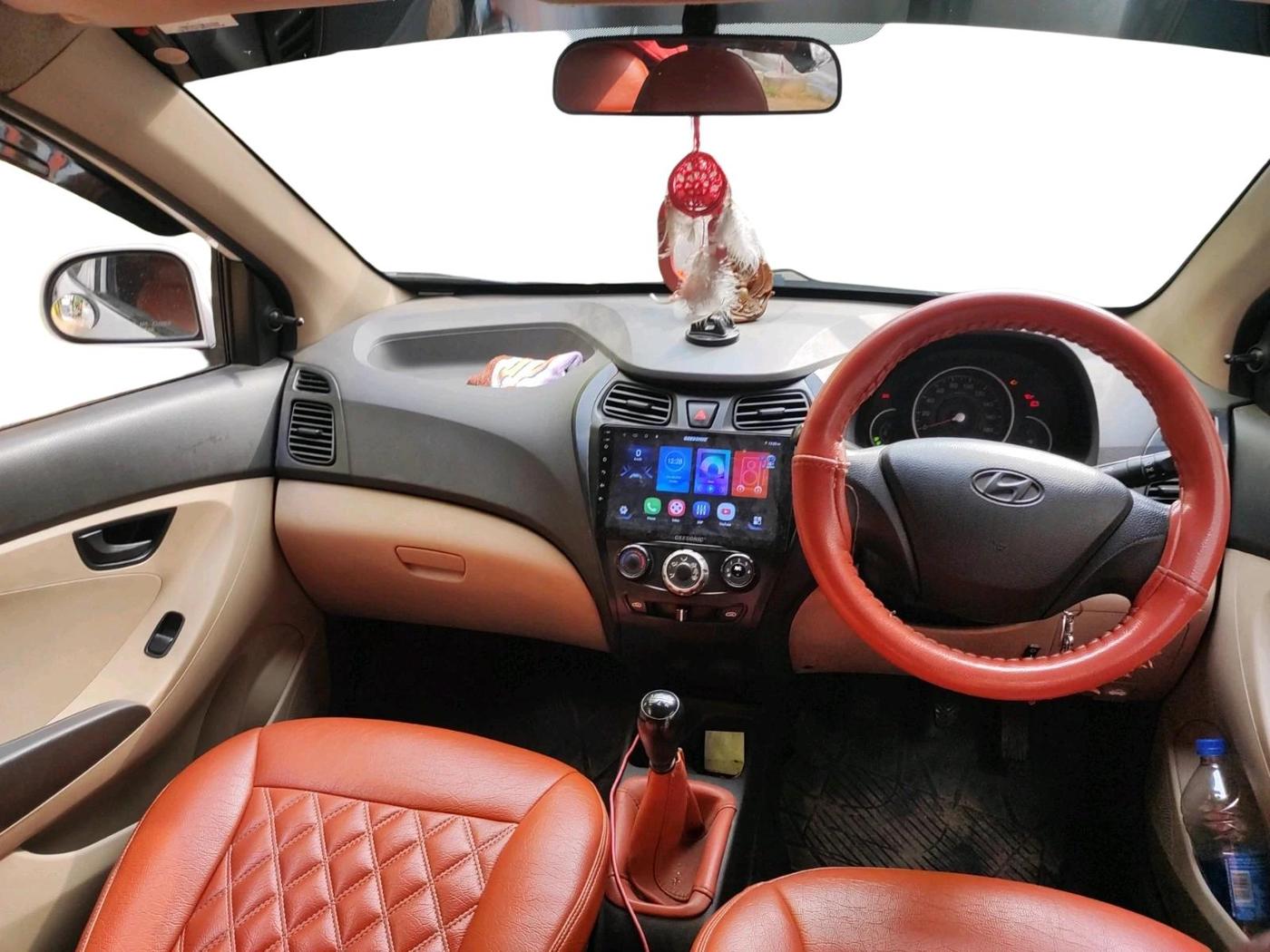 2015 Hyundai Eon MAGNA +, Petrol, Manual, 1,57,004 km, interior