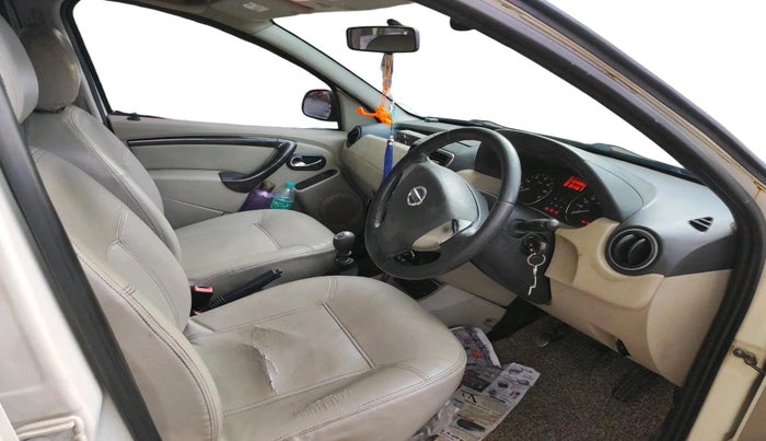 2015 Nissan Terrano XV D THP 110 PS, Diesel, Manual, 1,54,696 km, interior