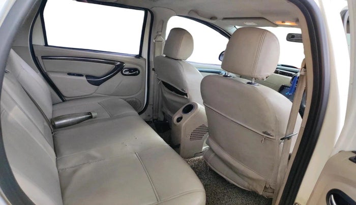 2015 Nissan Terrano XV D THP 110 PS, Diesel, Manual, 1,54,696 km, interior