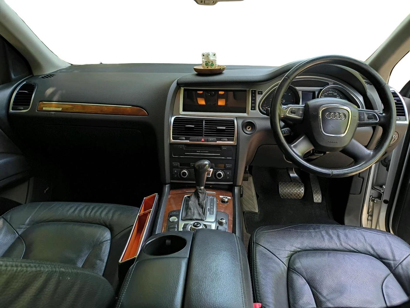 2011 Audi Q7 4.2 TDI QUATTRO, Diesel, Automatic, 1,57,341 km, interior