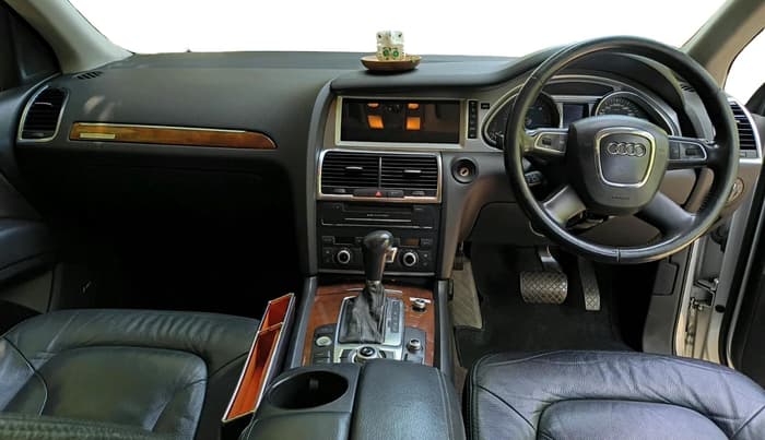 2011 Audi Q7 4.2 TDI QUATTRO, Diesel, Automatic, 1,57,341 km, interior
