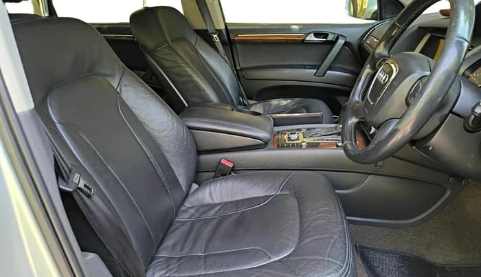 2011 Audi Q7 4.2 TDI QUATTRO, Diesel, Automatic, 1,57,341 km, interior