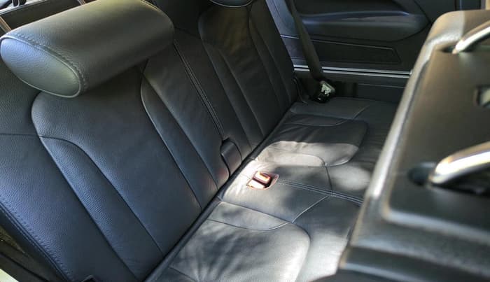 2011 Audi Q7 4.2 TDI QUATTRO, Diesel, Automatic, 1,57,341 km, interior