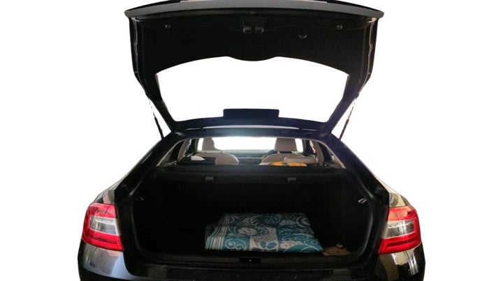 2016 Skoda Octavia 2.0 TDI CR STYLE PLUS AT, Diesel, Automatic, 1,85,058 km, exterior