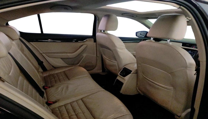 2016 Skoda Octavia 2.0 TDI CR STYLE PLUS AT, Diesel, Automatic, 1,85,058 km, interior