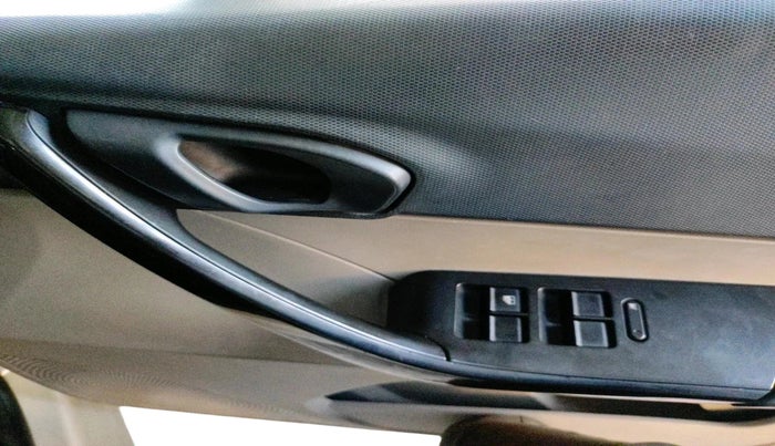 2016 Tata Tiago XM PETROL, Petrol, Manual, 1,41,626 km, interior