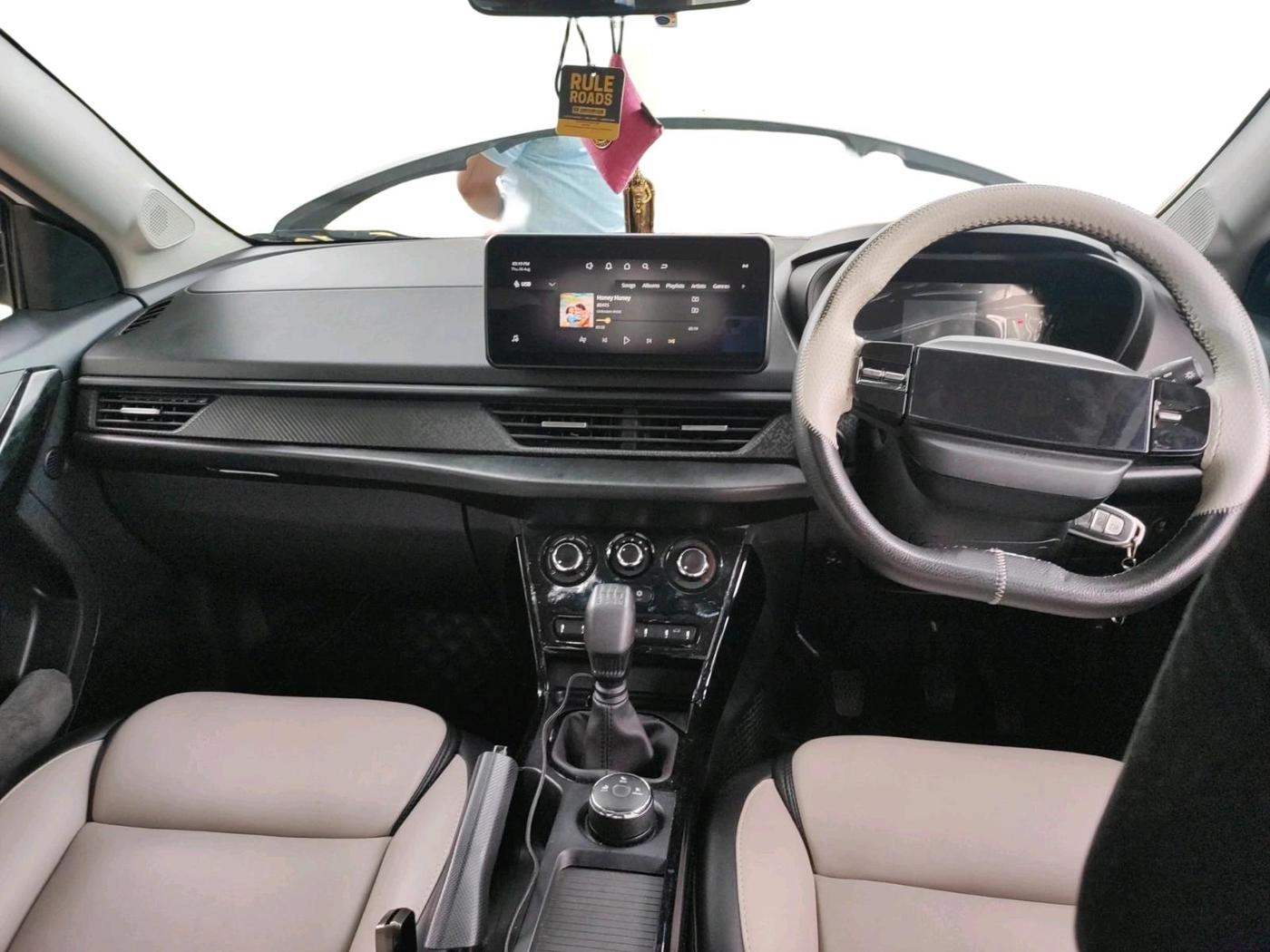 2025 Tata NEXON Pure Plus (S) 1.2 Petrol 6MT, Petrol, Manual, 23,336 km, interior