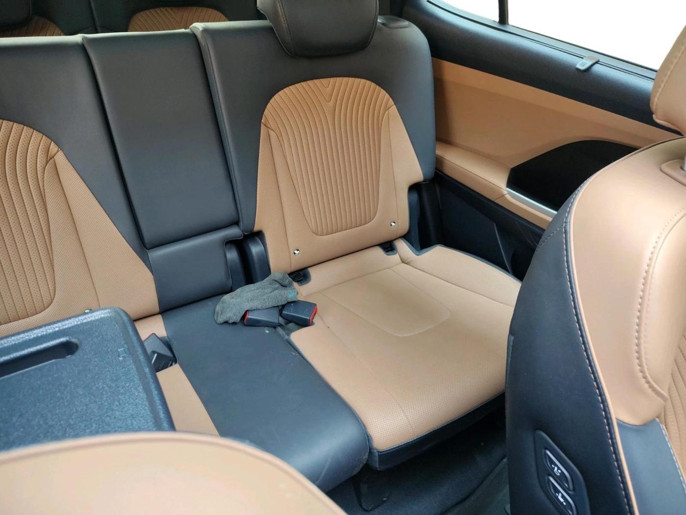 2025 Hyundai ALCAZAR Signature 7 STR 1.5 Turbo GDi Petrol DCT, Petrol, Automatic, 18,500 km, interior