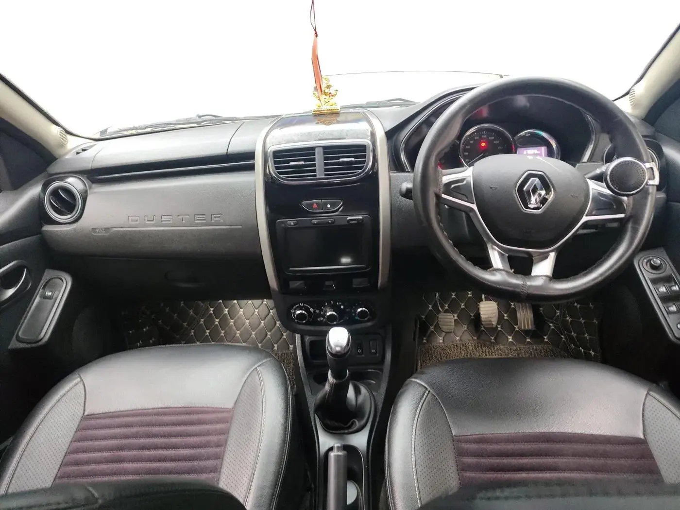 2019 Renault Duster RXS 1.5 PETROL MT, Petrol, Manual, 37,029 km, interior